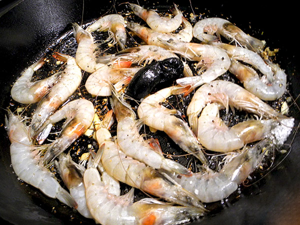 shrimp_in_the_pan